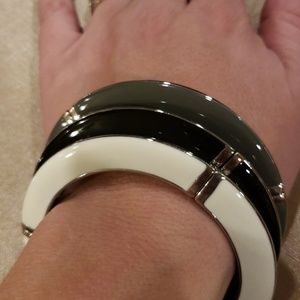 Premier designs Set of 3 bangle bracelets